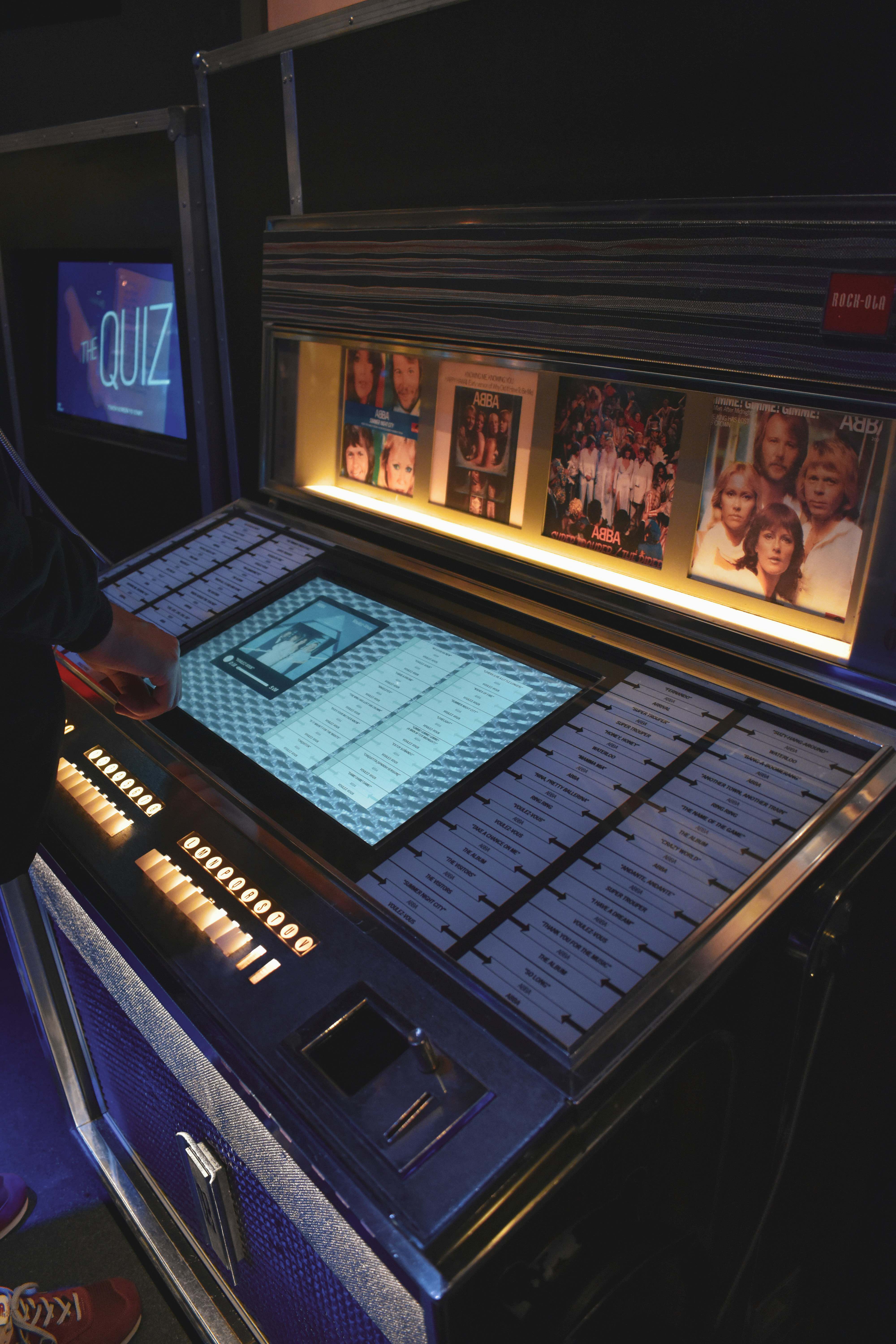 Digital jukebox